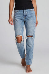 Vada Ripped Mom Jeans - Light Wash Blue